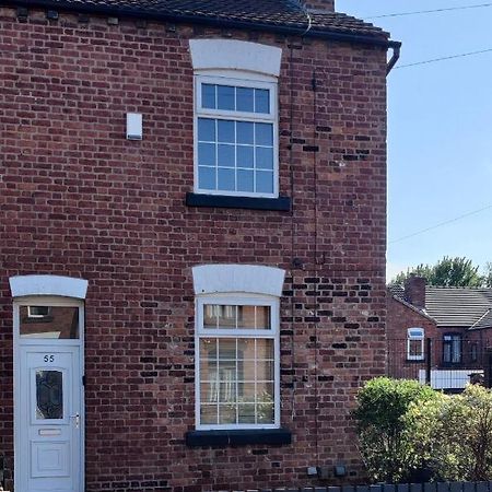 牛顿勒威洛斯Victorian Semi Detached House Behind The High Street别墅 外观 照片